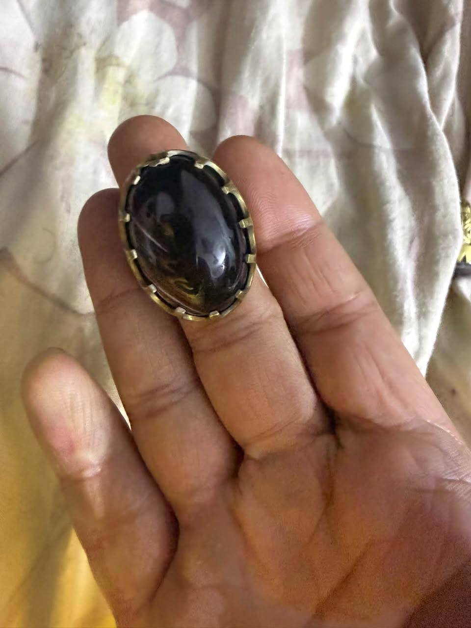 مجموعه من المحابس النحاس بأحجار طبيعيه مثل ما موضح بالصور خلي سعرك واخذ اكو توصيل لجميع المحافظات

