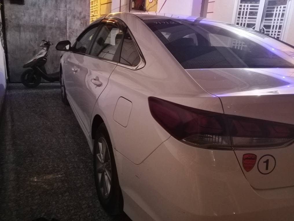 السلام عليكم هونداي سوناتا وارد كوري بانزين أصل محرك 2000 دوش كفاله عامه ماشيه 80 الف سياره جاهزه معوقين ذي قاروكاله ثاني يوم 
*********** المدينة, البصرة
