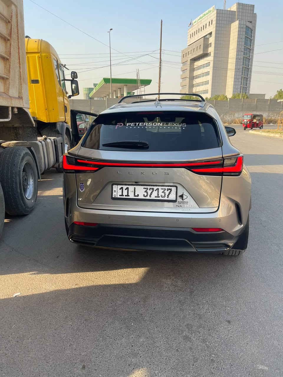 سلام عليكم
متوفر لكزز NX 2024 دخول جديد السياره كلش جديد ونضيفه المكينه 2500 هايبرد 
الموصفات 
بصمه 
فتحه 
تبريد قطعتين  
3 انضمه قياده 
كشنات تدفئه تبريد 
كشنات كهربائية 
كير الكتروني 
سياد بريك كهربائي 
داته شوه بل جامه الاماميه
صندوك كهربائي 
شاشه جبيره 
كامرات 360 درجه 
السياره ماشيه 19177 كيلو وقابل للزياده السياره كلش حلوه ونضيفه وبلواقع بعد احله من الصور 
السعر 310 
الرقم  *********** 
العنوان بغداد الشعب
