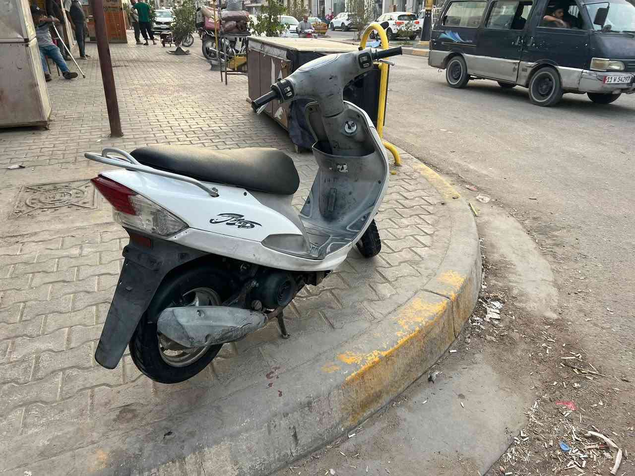 سلام عليكم دراجه ماكس منغولي وكاله ما بيها اي نقص كلها شغاله انضف من الصوره جديده سعرها ٧٠٠ وبيها مجال حق الجيه بلاديه ٤٩ مكيناتها بلادي مكاني حله حي الشاوي الرقم 
***********
