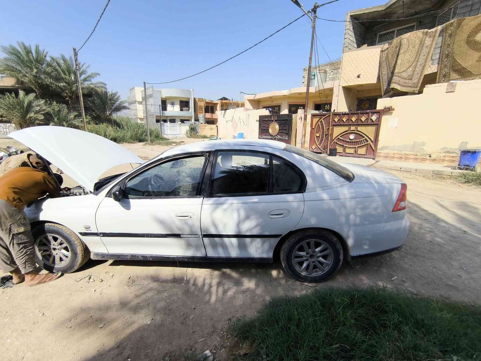 سلام عليكم سياره شوفرلت امريكي للبيع مكينه وكير محور بطه رقم انكليزي باقي التفاصيل خاص او اتصل علا رقم ***********
