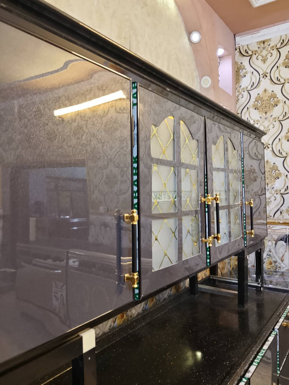 كاونتر جديد درجة ولة شغل تركي ابليت اصلي مرمر تركي📝
السعر(خاص)💸
يوجد خدمة توصيل 🚛
الرقم (***********)📞
القياسات الكاونتر مترتين مرمر وملحق مترتين
السنك متر ونص مرمر 📏
المكان بغداد مدينة الصدر قطاع (23) 🏢
يوجد الوان 
ويوجد عملية استبدال الكاونتر القديم في الجديد
ويوجد تفصال حسب طلب الزبون 🧍 
هلان وسهلن......🛑
