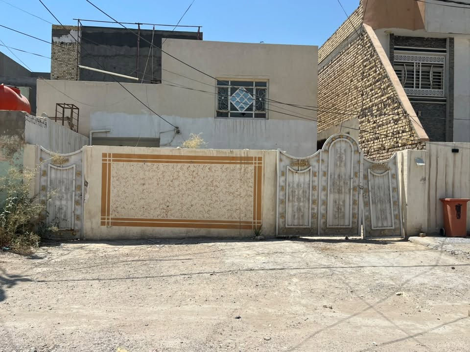 السلام عليكم 
بيع للبيع المساحه 166 متر واقع حال اكثر 
العنوان حي المرتضى خلف مجمع الانوار شارع الطاقه 
رقم ***********
