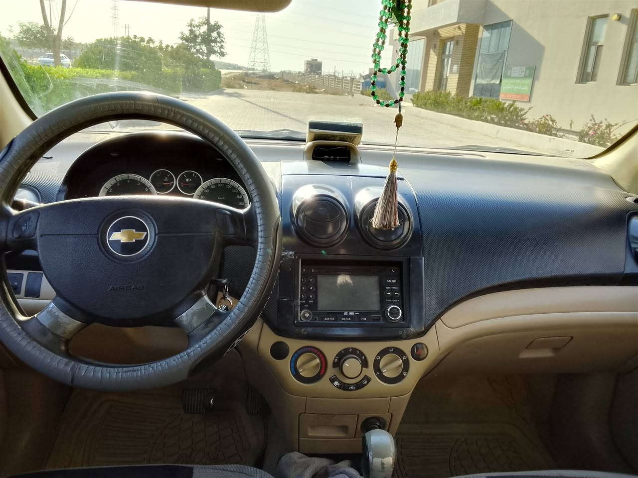السلام عليكم افيو مديل 9 البیع رقم جديد
•مكينه 1400 مفتوح مو مسكر 
•4 جام كهرباء + مري كهرباء
كير اتوماتيك
 السيارة احلى من الصور 
دواخل جدد
 المكان: نجف 
السعر: 60وبيها مجال 
الاستفسار: ***********
