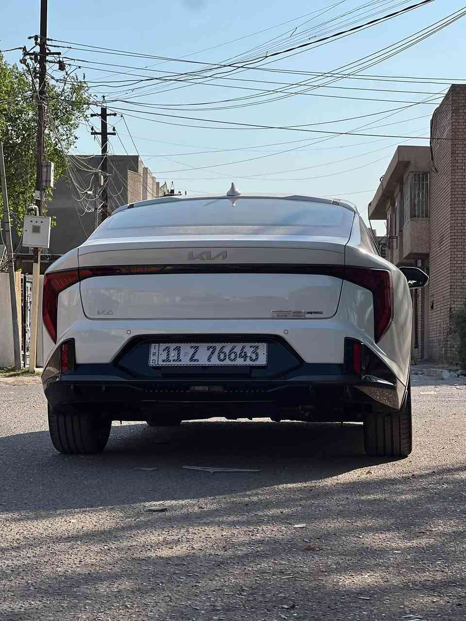 السلام عليكم
للبيع K4 موديل 25 السياره جي تي لاين ماشيه 9800 مكفوله 
ضمان الشركه الدوليه 5سنوات 12 تبديله دهن مجاناً رقم بغداد باسمي 
اعلى مواصفات جي تي لاين 
فتحه سقف بانوراما تبريد قطعتين مري شفط
اشاير بالمري مانع انزلاق شاحن واير ليس شاشه متصل 
بصمه تشغيل عدد 2 تشغيل عن بعد اطارات 18
السياره سعرها 197 وبيها مجال 
رقم ***********
