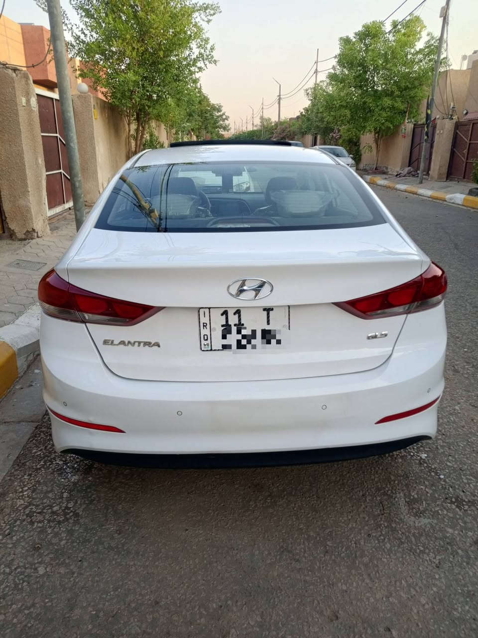 🚘 للبيع هونداي النترا خليجي – الشركة العامة
🔹 الموديل: 2018
🔹 الفئة: G LS – أعلى فئة
🔹 المواصفات: فول مواصفات عدا البصمة
🔹 الرقم: بغداد الدولي الجديد – مشروع وطني
🔹 السنوية: مجددة لغاية 2028
🔹 المحرك: 2000 CC
🔹 عداد المسافة: 37 ألف كم حقيقي قابل للزيادة
🔹 السيارة هزة جديدة
✨ المواصفات: • لايت LED نهاري وليلي
• عدسات
• مرايا شفط وأشارات بالمرايا
• ويل كروم
• أسبير مانازل
• يدات نيكل
• تحكم ستيرن جهتين
• سلايد روف
• نيكل بيبان
• حساسات أمامية وخلفية
• شاشة كبيرة لمس أصلية
• كاميرا خلفية
• داخلية لونين أسود وبيجي
• كشنات مخمل جديدة
• 4 تجاوي
• تبريد قطعتين
• كير ومحرك على وضع الشركة، غير مفتوحات
• حدادية كهربائيات على وضعها
• تبريد ثلج وتدفئة
• تخم تاير جديد
• بطارية جديدة 🔋
🔧 ملاحظات السيارة:
يوجد بارد بسيط + تكحيل كارت، وكما موضح بالسونار المرفق بالمنشور.
💰 السعر: 149$ قابل للتفاوض
📞 للاستفسار والاتصال:
***********
***********
📍 العنوان: كربلاء المقدسة
⚠️ غير متواجد على الفيسبوك
