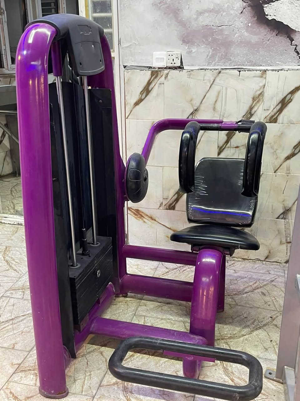مصطبة متحركة امريكي 200$
طحن معدة 350$
العنوان بغداد 
***********
