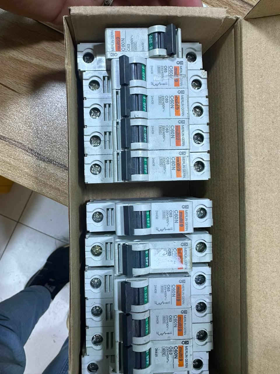 السلام عليكم جوزة شنايدر mg كميات محدودة 
(16A-32A-40A-63A-100A) جملة ومفرد وباسعار مناسبة 
***********
