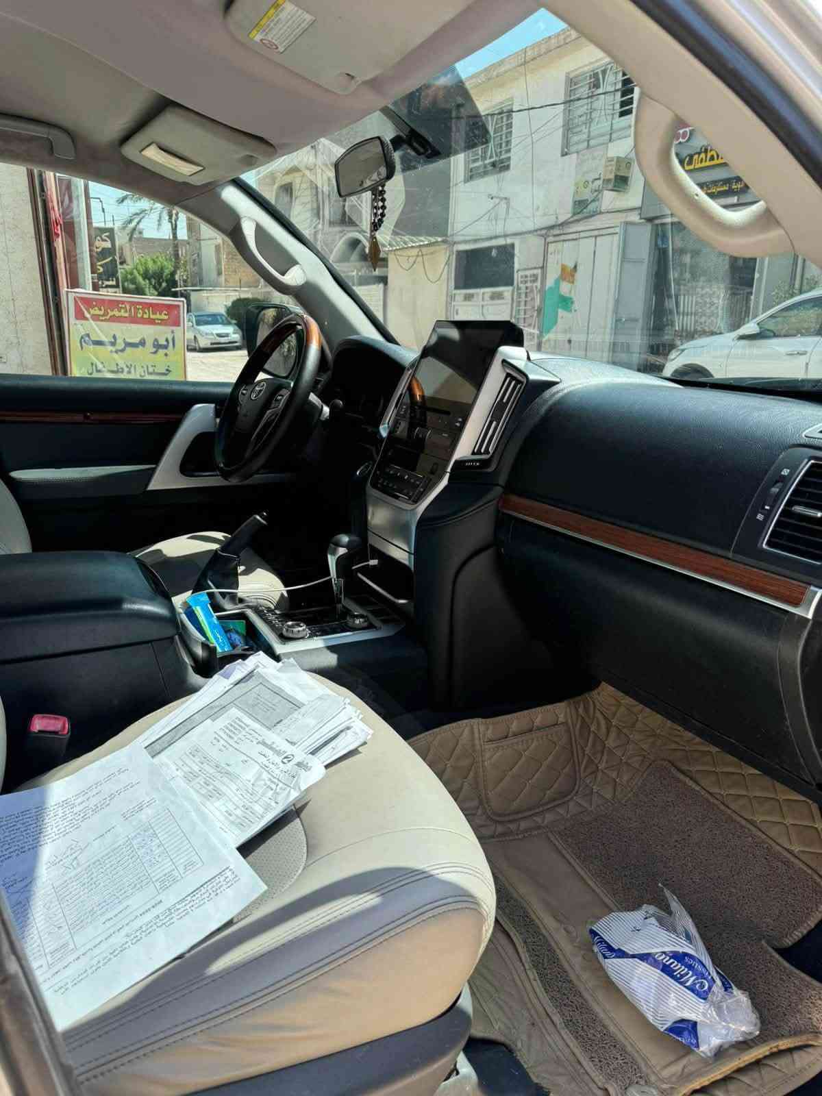لانكدروز موديل ١١ مصفحه شايلين التصفيح كاز محدثه ٢١ سياره جاهزه كير محرك حداده تبريد رقم بصره تحول لون سلفري ترهم مراوس  
السعر ٢٢٥
***********
