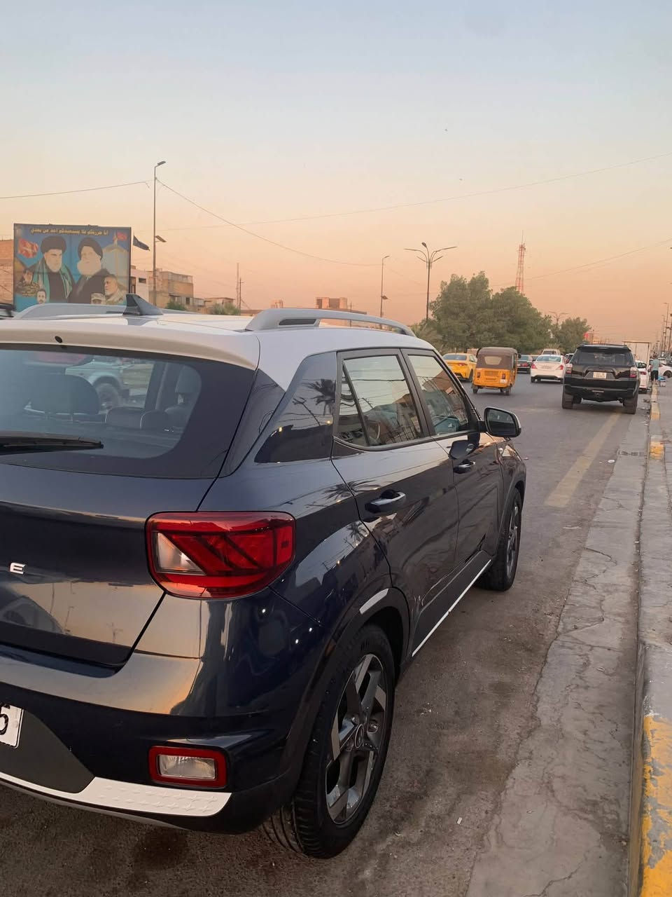 سلام عليكم
هيونداي فينو 2022 فول موصفات رقم بغداد الانكليزي باسمي  

تو كلر لونين بالسنوية 

حادثهة جاملغ وبنيد البنيد بلادي وجاملغ مبدل ومصبوغ

المواصفات:
بصمة
بصمة ابواب
تشغيل عن بعد
شاشة كبيرة 
تدفئة كشنات
درايف مود(3 انظمة قيادة)
رادار امامي وخلفي وجانبي 
حساس نقطة عمياء
تحكم ستيرن 
ويل كب كروم 17
 كروس سرعة 
مانع انزلاق 
شاحن لاسلكي 
مكينة 1600 دبل نوزل
سعرها 123 وبيها مجال
عنوان السيارة: بغداد- حي اور 
للاستفسار ***********
