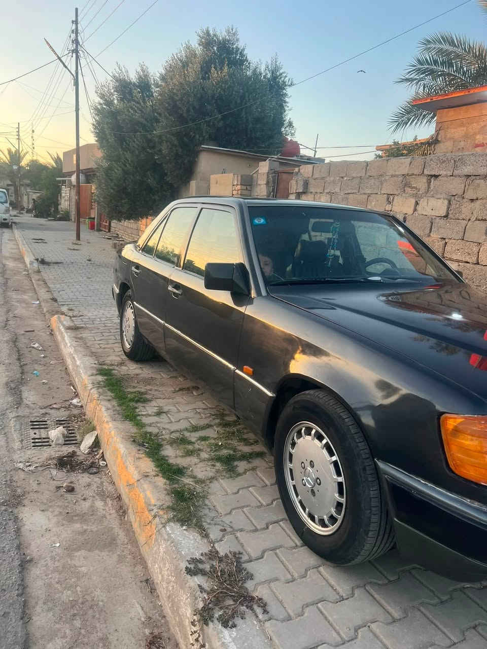 مارسيدس دب ١٩٩١ رقم بغداد مكينه ثنين ونص بطه محور  رقم بغداد العنوان كربلاء ***********
