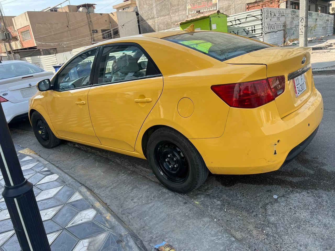 السلام عليكم
للبيع (كيا فورتي )

موديل 2010 رقم بغداد وارد امريكي 

محر 2000 دوش 

ضررها قبق جنطه فقط بدون اي ظرر داخلي كلها ليبل واحد

شادلها محرك حاويه تبريد ثلجً جاهزه مبيها اي نقص السعر 72 وبي مجال للاستفسار ع ***********

مكان السياره بغداد السيديه
ملا حظه مصفره هئيه وعرامات
