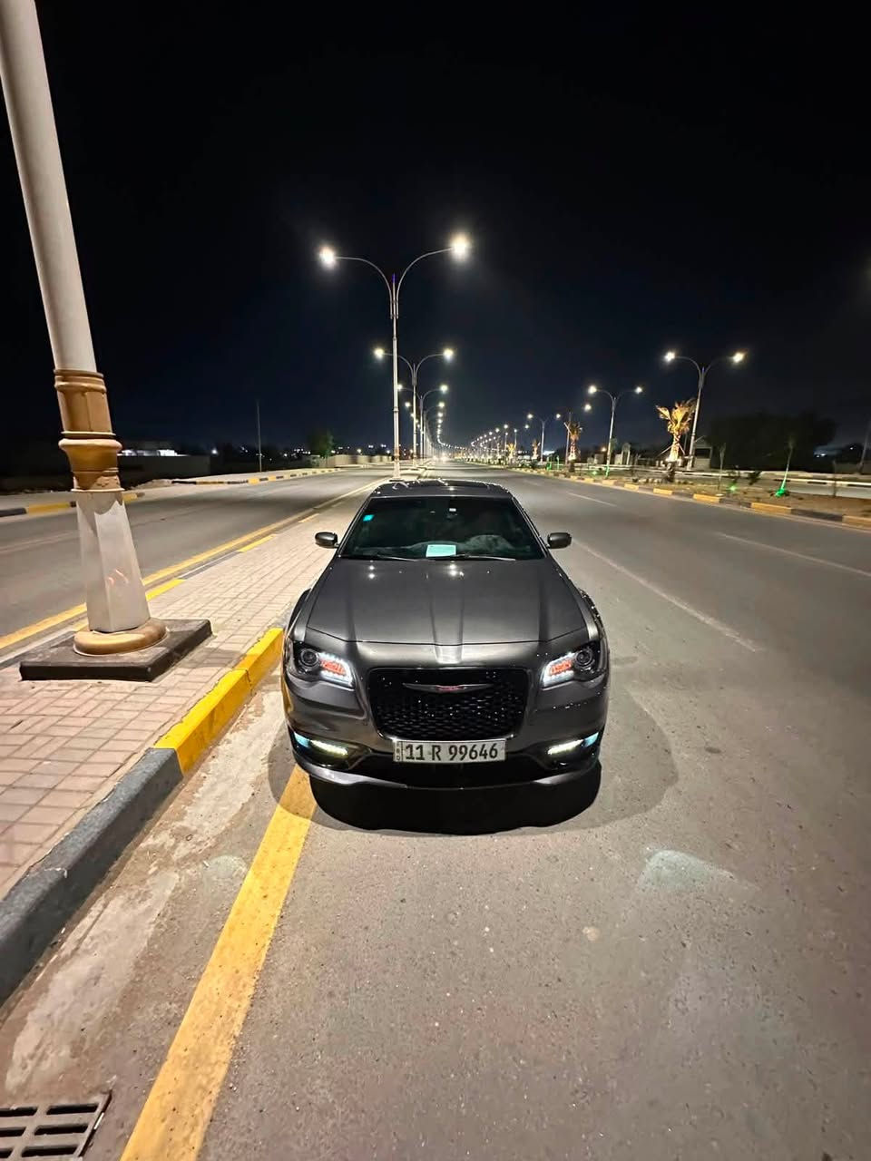 السلام عليكم
كرايسلر s300 اوباما موديل 2023 فول مواصفات 1/1 
هيمي 8 سلندر 5700 ستوك لابرمجه ولاتزويد السياره عليه حماية ppf بلكامل وضمان 8 سنوات 
المواصفات
بانوراما
رادار امامي
تحكم ستيرن+ شفتات
كشنات جلد ممري خزن +تبريد تدفئه
حساسات امامي خلفي
تحديد مسار+ مثبت سرعه
لايت LED عدسه 
وبعد بيه مواصفات هواي 
السياره جديده معنى الكلمة ماشيه 24 الف كيلو وليس ميل تخم تاير جديد حدادية جديده باتري جديد مكينه وكير وتبريد شرط حادث جاملغ فقط فقط لاشواصي ولالغود والجاملغ تفصيخ نفس الون ونفس الرقم طبق الأصل رقم بغداد بسمي مداور ثاني يوم مكان السياره سماوه رقم تلفون/***********
