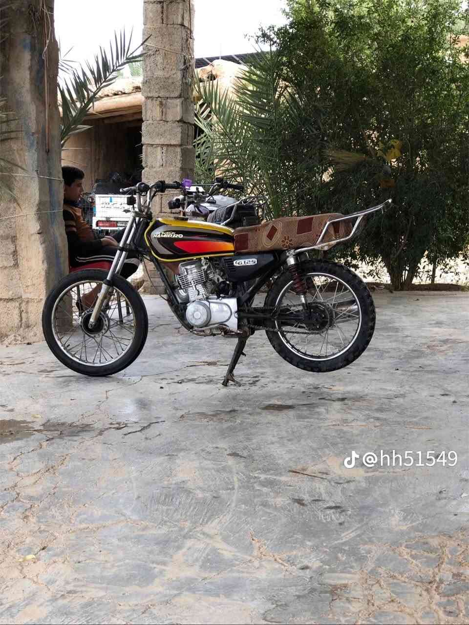 السلام عليكم البيع اومروس
ماطور اربعه كير نامه اصلي نشط فول نار 
السعر 220وبي مجال قليل حك الجيه مكاني حويجه 
***********

نص مكتوب في الصور:
- الحلال @hh51549
- @hh51549