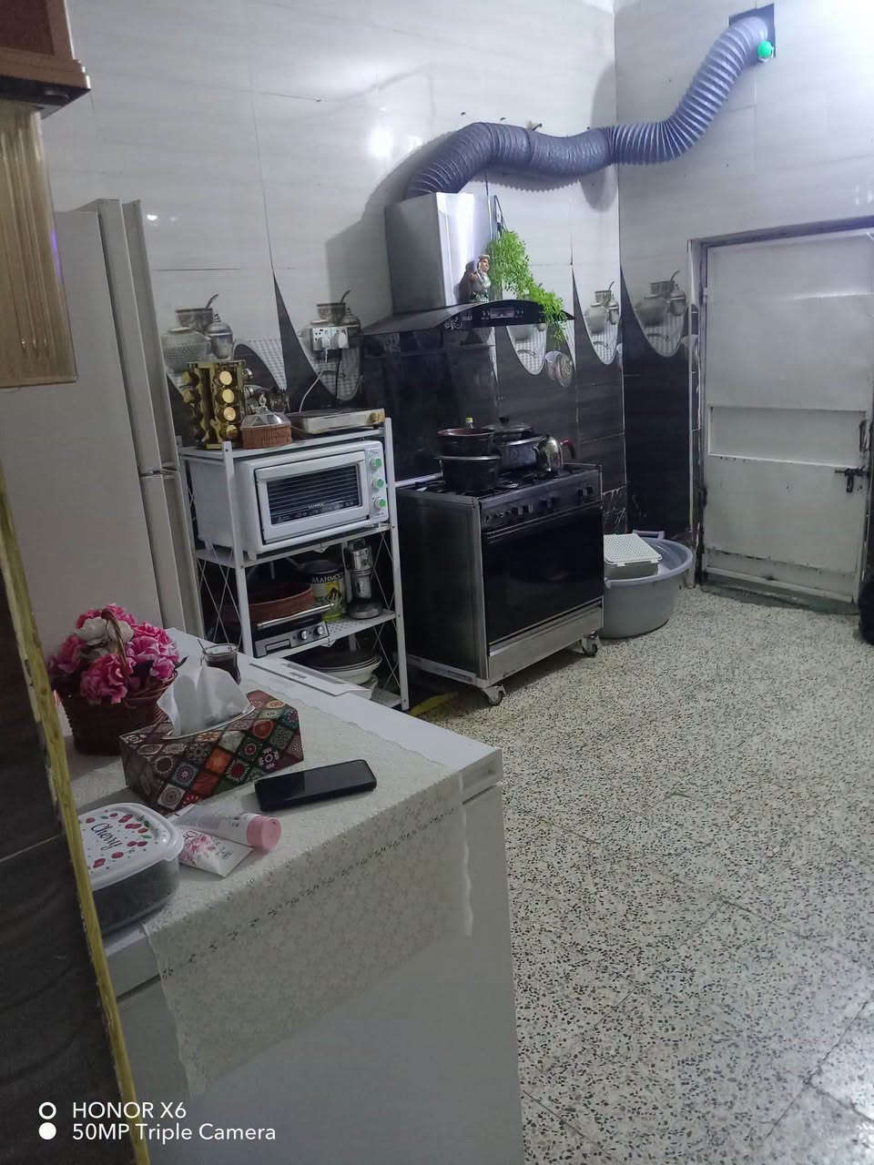 🏠 على بركة الله تعالى

🔴 دار للبيع – طابو صرف

📍 الموقع: الديوانية – حي الزهراء – شارع ٢٠ – شارع مشتل السلام

📐 المساحة: ١٤٧ متر
📏 الواجهة: ٨.٥ متر

🏡 مواصفات الدار:
• غرفة
• صالة
• استقبال
• مطبخ
• صحيات داخلية وخارجية
• مناور
• كراج

💰 السعر: ٧٨ مليون دينار

📌 تابعوا الصفحة وشوفوا عروضنا أول بأول.

🏠 عندك عقار تريد تبيعه؟
دز التفاصيل خاص، والباقي علينه 🤝

📞 للاستفسار: ***********

🏢 مكتب أبو عبدالله الشمخاني للعقار

نص مكتوب في الصور:
- HONOR X6 50MP Triple Camera
- O HONOR X6
- 50MP Triple Camera
- HONOR X6
