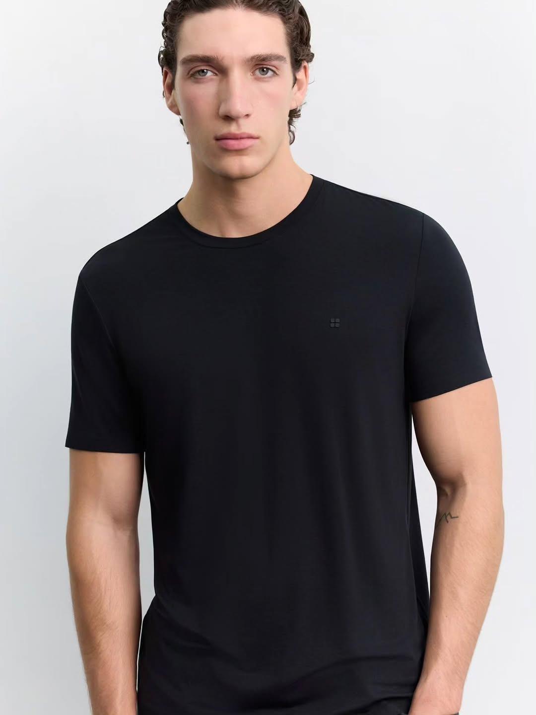 بدأت أولى ملامح الموسم الجديد بالظهور. مع مجموعة AVVA Pre-Fall، 
تيشيرت soft touch مصنوع من قماش الModal المميز 
⁨	
.
⁨	⁨

‏‎زورونا الآن واستمتعوا بالتجربة! 👔✨”

‏‎📍العنوان :

‏‎الفرع الاول : الحارثية - مول بغداد - الطابق الاول
‏‎الفرع الثاني :  زيونة - مول دريم ستي - الطابق الاول 
‏‎الفرع الثالث : الدورة - مول العراق -الطابق الاول 
الفرع الرابع :  العرصات - شارع نادي الهندية 
‏‎
📱***********
‏‎يتوفر خدمة توصيل داخل بغداد وكافة المحافظات

‏#avva #avvairaq
‏AVVA IRAQ-أڤا العراق⁩⁩⁩⁩⁩⁩⁩⁩⁩⁩⁩⁩⁩⁩⁩⁩⁩⁩⁩⁩⁩⁩⁩⁩⁩⁩⁩⁩⁩⁩⁩⁩⁩⁩⁩⁩⁩⁩⁩⁩⁩⁩⁩⁩⁩⁩⁩⁩⁩⁩⁩⁩⁩⁩⁩⁩⁩⁩⁩⁩⁩⁩⁩⁩⁩⁩⁩⁩⁩⁩⁩⁩⁩⁩⁩⁩⁩⁩⁩⁩⁩⁩⁩⁩⁩⁩⁩⁩⁩⁩⁩⁩⁩⁩⁩⁩⁩⁩⁩⁩⁩⁩⁩⁩⁩⁩⁩⁩⁩⁩⁩⁩⁩⁩⁩⁩⁩⁩⁩⁩⁩⁩⁩⁩⁩⁩⁩⁩⁩⁩⁩⁩⁩
