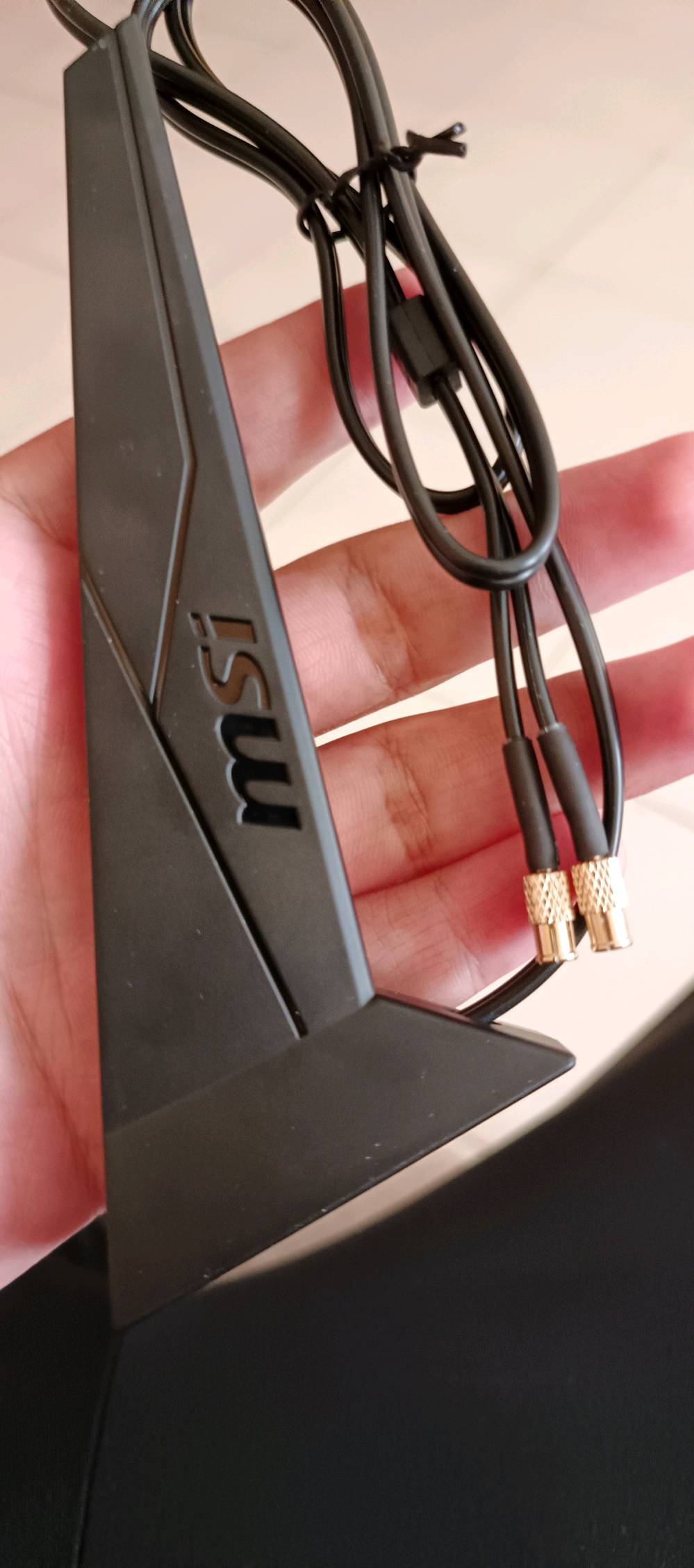 السلام عليكم 

اريل هوائي جديد من MSI جديد بجيس 

سعره 20 الف هو والتوصيل 

للتواصل: ***********