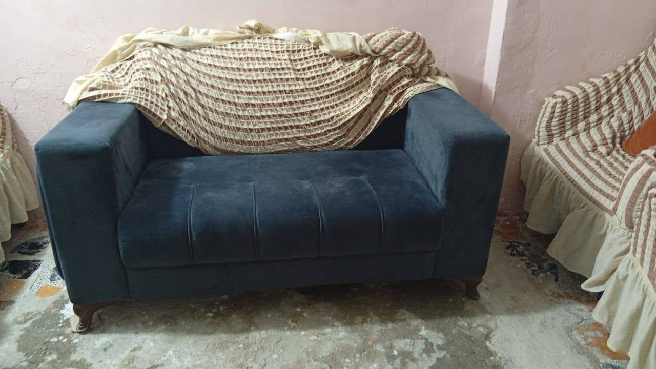قنفات تسكام  وكونتر ٣ قطع نضيفات كلش القنفات ب ٣٠٠ قفل والكونتر ب ٣٠٠وبي مجال بسيط
***********
