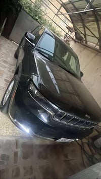 جيب كراند شيروكي موديل ٢١  ماشيه ٥٣ الف ميل  بصمه  شاشه لمس  مقاعد حرا...