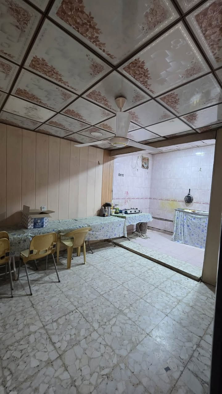دار  للايجــار  التجـــاري 

⭕️عــرض الشــارع 20 م 

⭕️الموقــــــع // الجمعيـــة قريــب لشـــارع 60

⭕️المساحـــــة // 300  م 

🔻المحتويــــات // 
 // 4 غــرف  نــــوم ومطبـــخ واستقبـــال ومجمـــع صحيـــات  عـــدد 2 وكلـــدور وكــراج وسطــح 

🔻يصلــح لجميـــع الانشطـــة التجـــارية  
______________________
  
للاستفســــار  الاتصــــال // 
***********
***********
او زيـــارة مكتـــب رؤيـــة المستقبــــل للعقــار  
الكائـــن في  حي الحسيــن على اليهوديــة قـرب حلويــات لبنـــان
