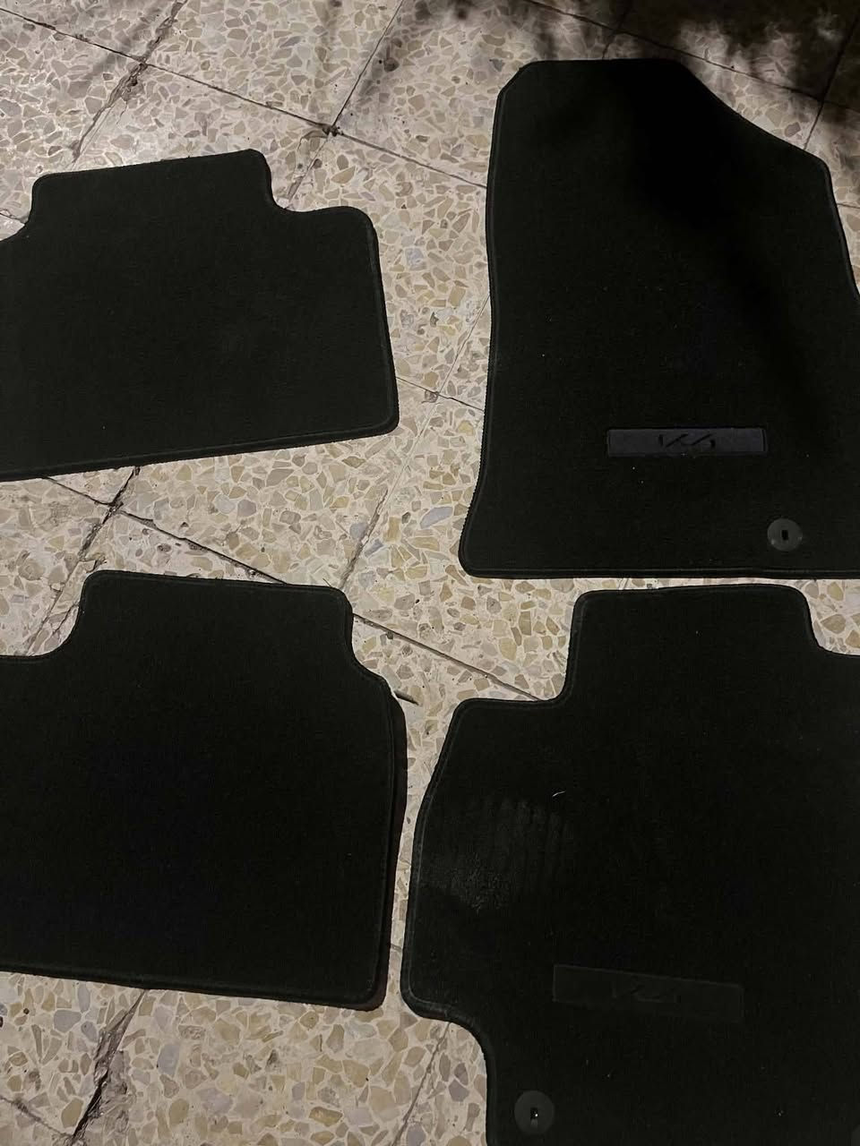 السلام عليكم غراض كي فور k4 تخم كاعيات زيرو امريكيات اصليات لايتات امريكيات اصليات بس الجام مكسور ابطانه مال جوة الجاملغ من جهه السايق وهلال مال جاملغ جهه السايق  شبابيك مال دعامية اثنين اصليات امريكيات مكان بغداد للإستفسار ***********
