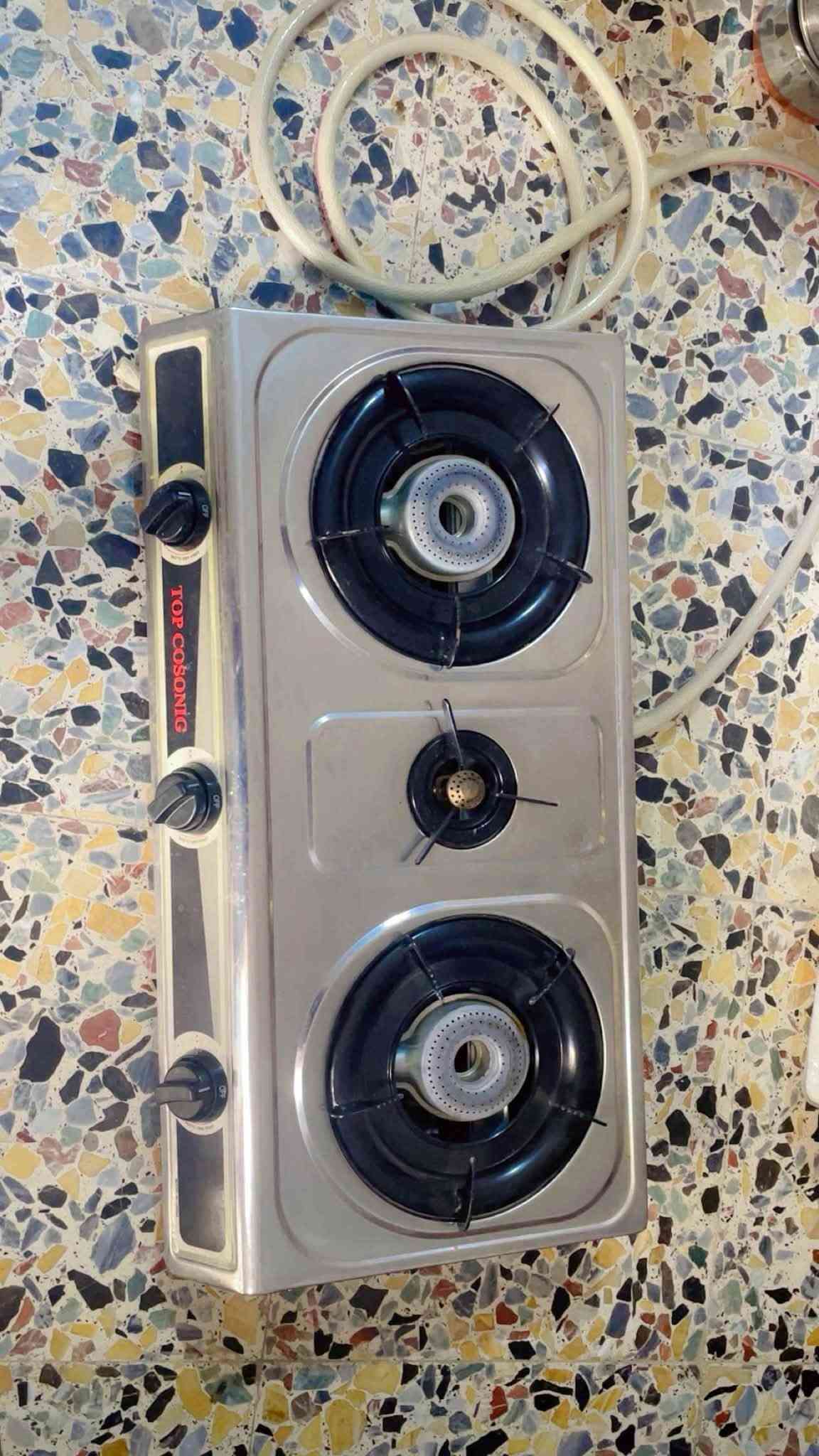 مرحبا 
بوفيه نضيفه
مده طول 5 امتار
حصاير عدد 2. 
طباخ +صونده + منضم 
خلاط 
ست البيت كامله 
راسلني ودزلك سعر والي ما يشتري لا يراسل رجاءاً
