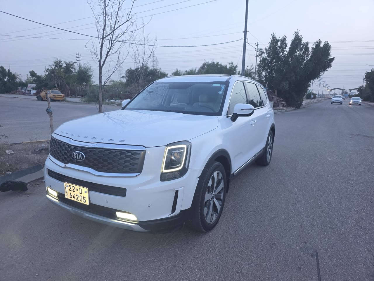 للبيع موديل 2020
خليجي فول مواصفات 
مكفوله من الضربة والصبغ بها بارد بسيط بخشم الجاملغ الامامي
بأسمي تريد وكتله تريد تحويل 
السعر 230 وبيها مجال ***********@
