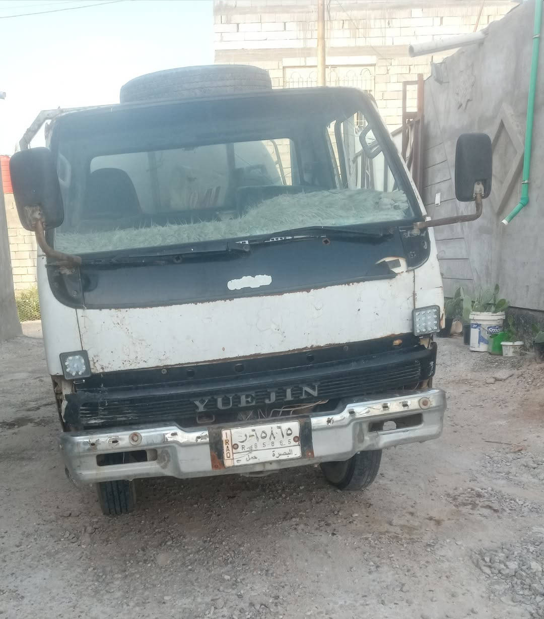 سياره نوع فورلاند موديل ٢٠٠٢ محرك وكير جديد لاتبخير ولا تنقيص بنكو فحل ٤٨٠٠ حموله ٥ طن رقمها الماني السعر ٣٠ ورقة وبيه مجال الشراي يدلل مكان البصره ابي الخصيب والاستفسار على الرقم ***********
