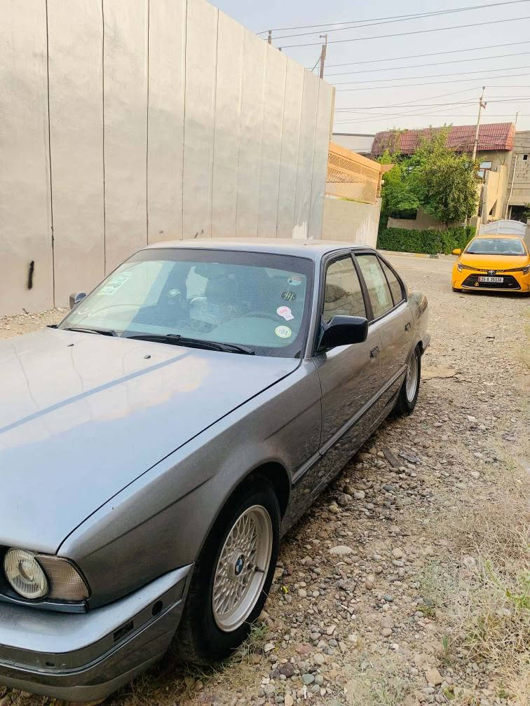 بي ايم 520  كبس موديل 1991 كير عادي رقم كركوك مشروع وطني لحد 28 شرط التحويل  كير و محرك اب شرط سعره 44 ورقه بي مجال
 شراي خابر *********** كركوك, العراق

