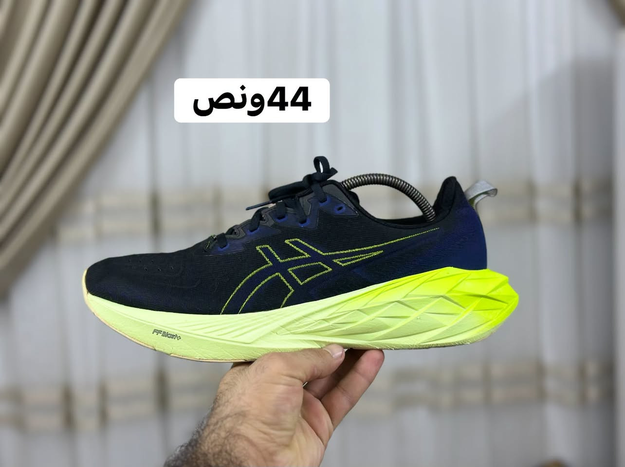 قطع باله اصلية اورجنال 
القياس داخل كل صورة الاسعار مختلفه 
يوجد توصيل بغداد والمحافظات 🚚***********

نص مكتوب في الصور:
- 42
- 42 ونص
- 44 ونص
- 40 ونص وكاله
- 44 وثلثين
- 42 ونص حديث
- فیت 38
- 41 كاربون بوست
- 41