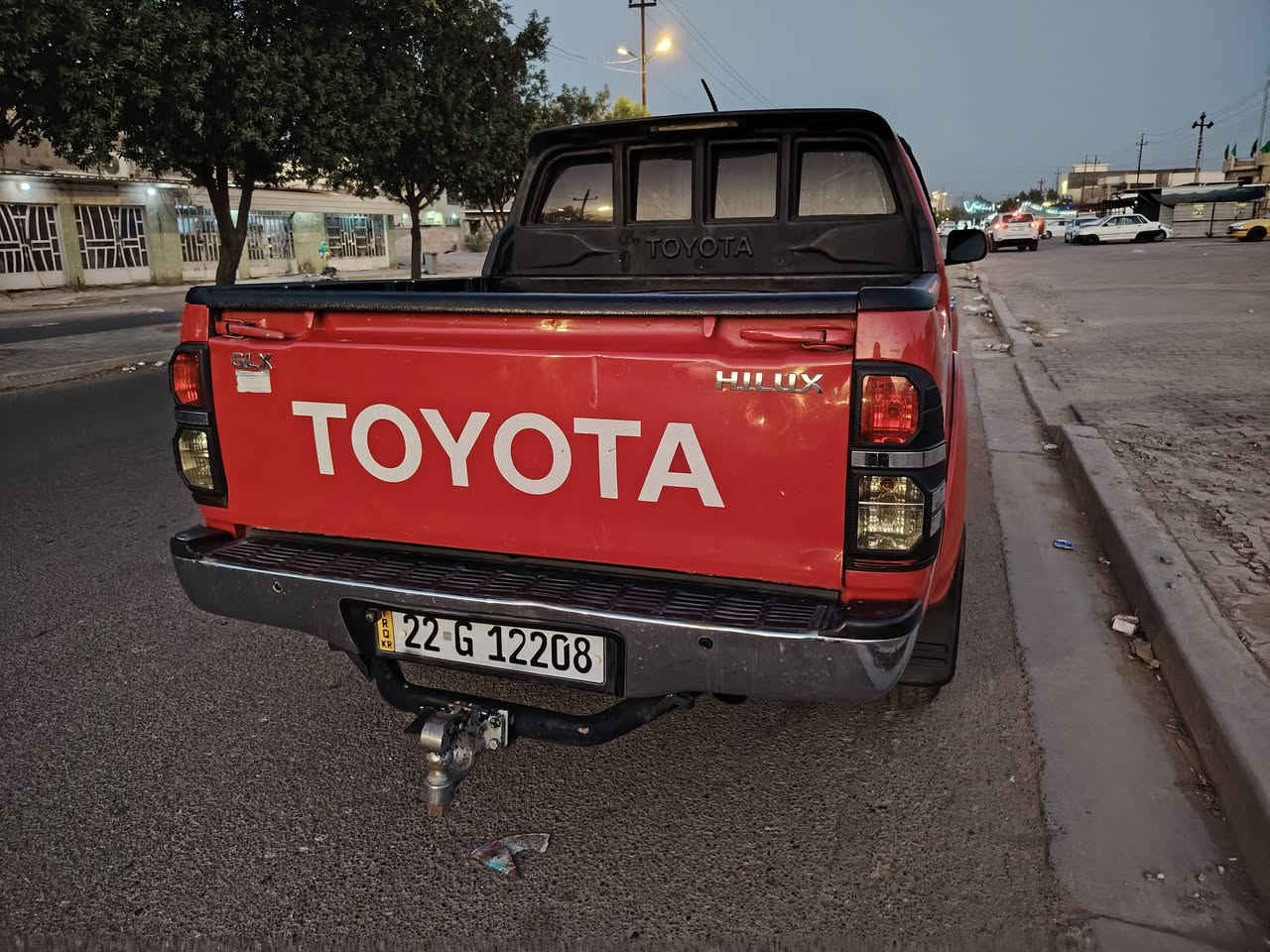 هايلوكس ٢٠١١ أربيل باسمي  بيها قطعتين صبغ ب158 وبيها مجال ال مكانها الصويره 
***********
