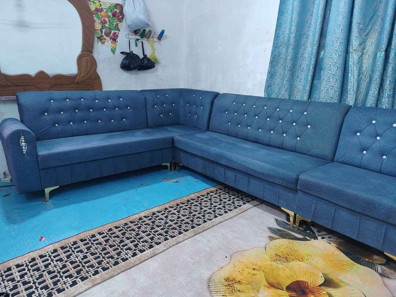 ديوان للبيع تزكام بلوك اسود كلش نضيف اخو الجديد 24مقعد السعر 550 وبي مجال العنوان كربلاء بدايد الامن الداخلي يوجد توصيل داخل كربلاء الستفسار ***********
