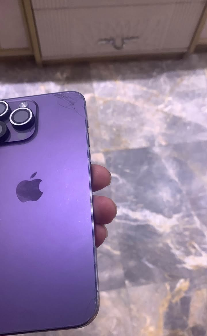 سلام عليكم ايفون ١٤برو ماكس مبدل شاشه تفصيخ وبطاريه ٨٢ جهاز ماستر وظهر بي فطر ونقطه ممبينه ابد يم التاچ 
والباقي مكفول مكان جهااز مدينه الصدر الاورفلي 
سعر الجهاز ٧٠٠وبي مجال قليل *********** واتساب فقط

نص مكتوب في الصور:
- 23:39 حالة البطارية والشحن كما هو الحال مع البطاريات القابلة لإعادة الشحن، بطارية الهاتف قابلة للاستهلاك وتصبح أقل فاعلية مع الوقت. معرفة المزيد... الحد الأقصى للقدرة 82% هذا قياس لقدرة البطارية مقارنة بقدرتها عندما كانت جديدة. قد تتسبب القدرة المنخفضة بتقليل ساعات الاستخدام بين عملية الشحن والأخرى. أقصى قدرة للأداء ستساعد الأنظمة المضمنة في النظام والمكونات في تخفيف آثار الأداء التي قد تلاحظها أثناء التقدم الكيميائي في عمر بطارية iPhone. شحن البطارية المحسن للحد من استنزاف عمر البطارية، يتعلم الـ iPhone من عادات الشحن اليومية، بحيث ينتظر ولا يتجاوز 80% حتى يحين موعد حاجتك إلى استخدامه.
- 23:50
- حول
- الاسم
- < iPhone
- إصدار iOS
- < 26.6.1
- اسم الطراز
- iPhone 14 Pro Max
- رقم الطراز
- MQ9X3AA/A
- الرقم التسلسلي
- K24W6C6WR1
- سجل تاريخ القطع والخدمة
- الأغاني
- 0
- الفيديوهات
- الصور
- السعة
- 256 غ.ب.
- متوفرة
- 237,42 غ.ب.
- عنوان Wi-Fi
- 2C:C2:53:CE:08:E3
- القطع والخدمة
- تجمع Apple سجل تاريخ القطع والخدمة، وهذا السجل يعرض معلومات عن هذا الـ iPhone وحالته وتفاصيل إصلاحه. معرفة المزيد...
- سجل تاريخ الخدمة
- الشاشة
- غير معروف
- 23:40
- حالة البطارية والش
- كما هو الحال مع البطاريات القابلة لإعادة ا
- للاستهلاك وتصبح أقل فاعلية مع الوقت. ه
- الحد الأقصى للقدرة
- هذا قياس لقدرة البطارية مقارنة بقدرتها
- تتسبب القدرة المنخفضة بتقليل ساعات
- والأخرى.
- أقصى قدرة للأداء
- تساعد الأنظمة المضمنة في النظام
- الكيميائ