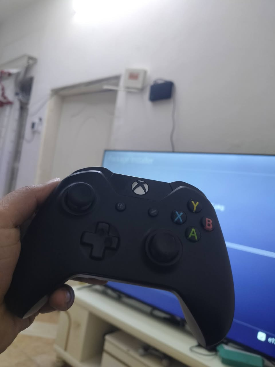 سلام عليكم جوستك اكس بوكس لبيع كلش نضيف سعر 30الف توصيل موجود
