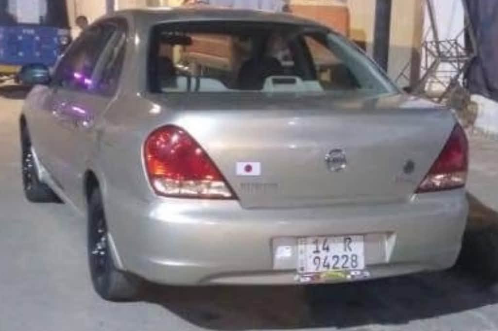 نيسان صني 2013 ياباني
سياره بيه فقط طخه 4 اصابع بالصندوق وبيه جراد كم مكان 
للتواصل او الاستفسار : ***********

