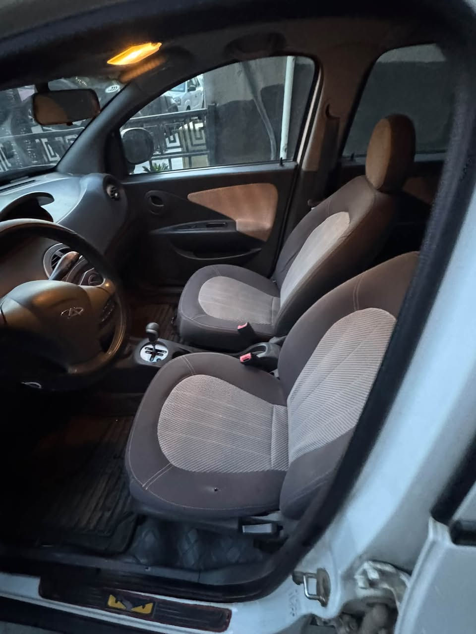 سلام عليكم عندي سيارة 🚗 شيري اكس 1 موديل 2014 مستلمه من الشركةعلى أيدي مكفولة من الصبغ  والتبديل والبارد  انظف شيري  بالعراق ماشية 27 الف فقط  رقم بغداد الدولي الجديد 
تخم تاير جديد باتري جديد  تبريد ثلج باسمي تحويل ثاني يوم 
مكاني بغداد الكرادة للاستفسار على الهاتف *********** ابو سجاد وشكرا لادارة الموقع
