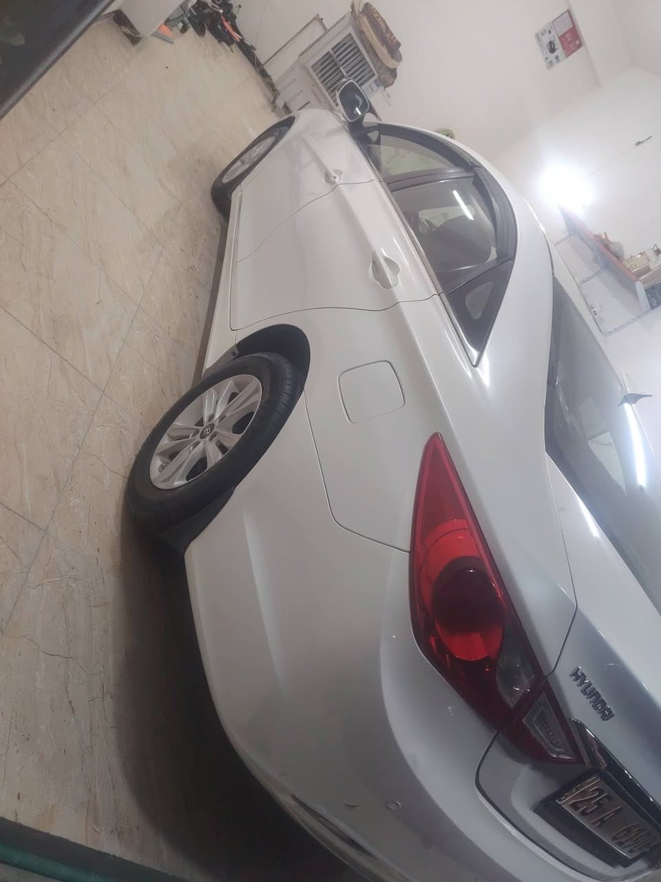 سوناتا 2011 محرك 2400
بيه صبغ نص جاملغ امامي وبيه بارد بالباب الخلفي وشويه من الهلال شرط بدون دواخل تخم تاير اليوم شديته كير محرك تبريد تحويل غرامات كلو مكفول مكاني تكريت  الاتصال ***********
