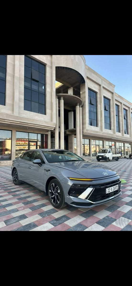 هونداي سوناتا مديل 2024 وأرد امريكي 
 رقم اربيل دولي تسجيل جديد 
(حادث سيارة مدكر امامي صبغ + حفت بنيد بارد )
(.باقي كفالة عامة ) شاصي لغد أيرباك كلة كفالة  )
محرك :2500 تنفس طبيعي 
بصمة
بصمة ابواب /تشغيل عن بعد
لد امامي مع عدسات زنون 
نقطه عمياء /لد خلفي
كشن سائق كهرباء /اباوب جلد 
شحن واير لس /سايد بريك كهرباء
اوتو هولد /كير تعليك /شفتات ستيرن 
بصمه جنطه /تحكم وضعيات قياده 
شاشه متصل دجتال مقوسة 
رادار امامي وكامره رادار حساسات امامية وخلفية 
كامره خلفية دقه عاليه متغيرة الاتجاه 
حساسات اوتو ستوب 
فول تحكم ستيرن مع قياده ذاتيه موصفاتها هواي ومعروفة 
السعر : 188 وبيها مجال 
العنوان :  البصرة / الجنينة 
رقمي اثير ***********
