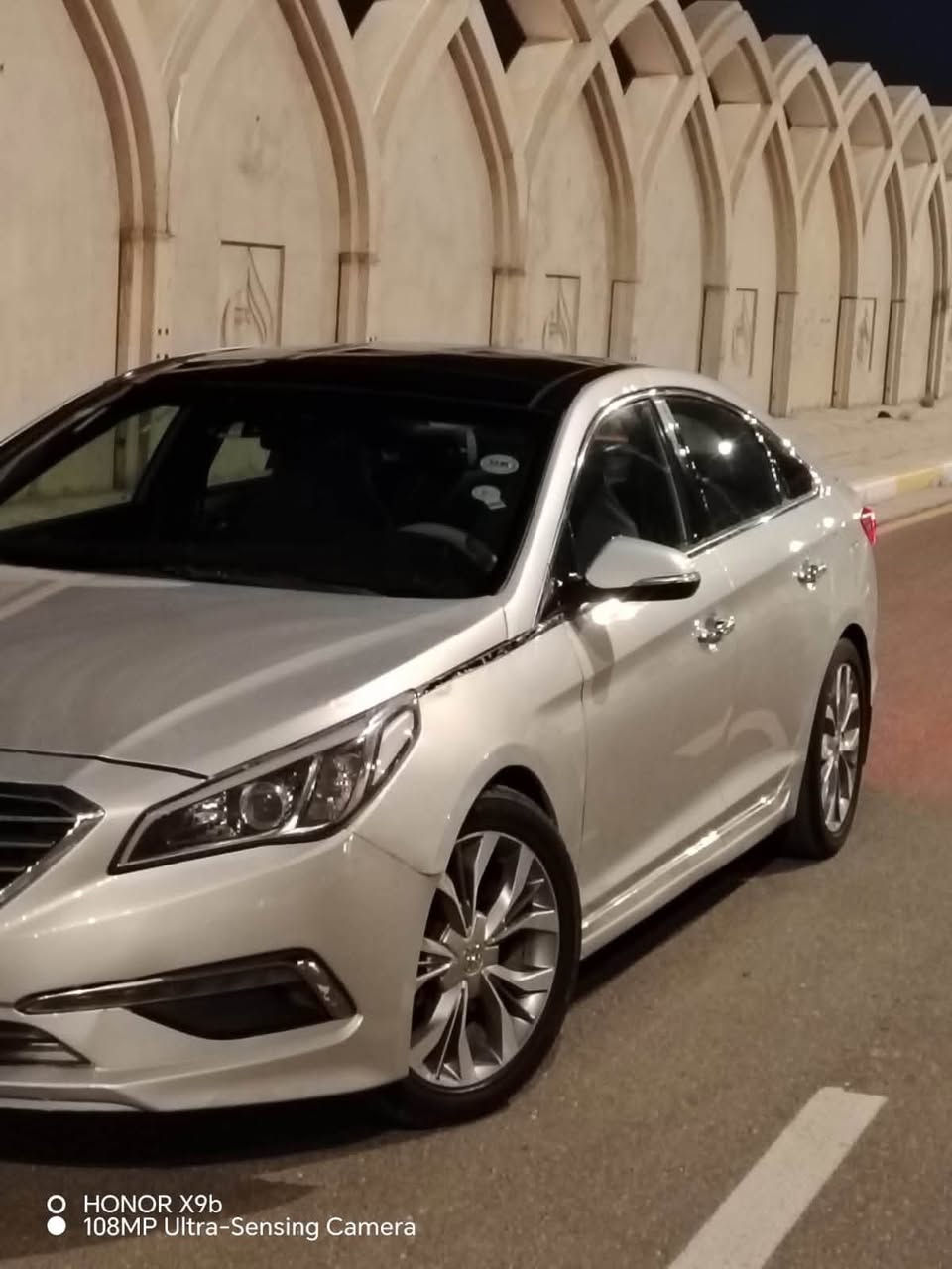 السلام عليكم حبايب  ، سياره للبيع ، اوضحلكم التفاصيل…
سوناتا موديل 2015  سيارة فول مواصفات واحد ع واحد
التفاصيل :… وارد امريكي 
محرك 2000 تيربو 
مواصفات: بنوراما 
حساسات امامي وخلفي ،مري شفط ،تحكمات ستيرن + شفتات ستيرن 
شاشه كبيرة ،كشنات جلد ، تحكمات كشن كهربائي السايق والصدر ،برد خلفيه + بصمه
تحديد مسار ، نقطة عمياء ،رادارات جانبية ,كاميرا خلفية ،قطعتين تبريد 

والخ من المواصفات المعروفة….
سيارة جاهزة من كلشي حدادية،كير محرك مقفولات 
سيارة مقفوله من كلشي خير من الله 
السعر : ١٢٥ وييها مجاال للبيع والمراوس 
العنوان : كربلاء حي الحسين 
الرقم :***********
❤️❤️❤️
