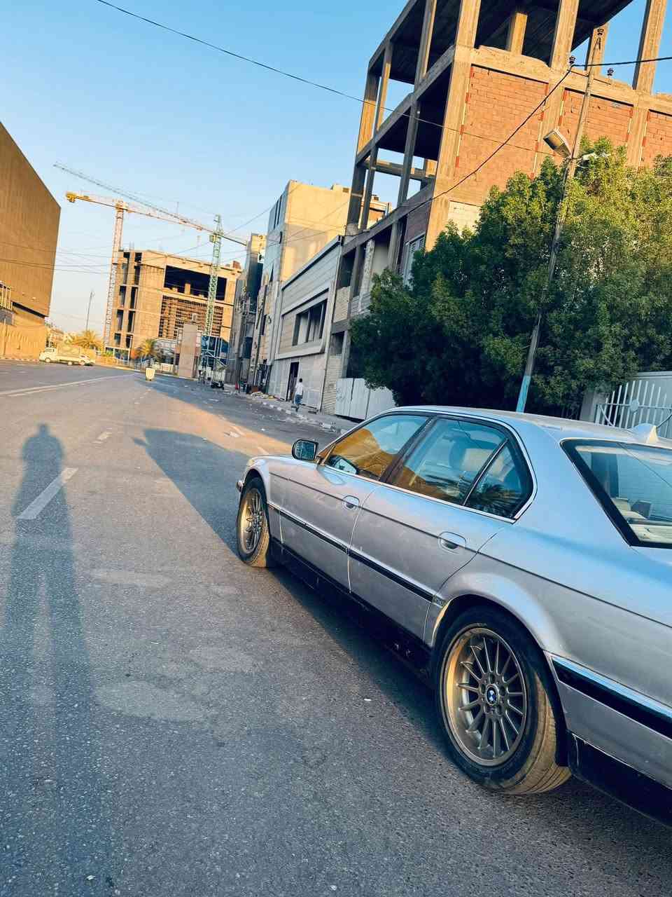 الحلوه للمراوس مواصفاتهة غنيه عن التعريف 740i اصل السياره حلوه وتجي اطلعك تراي بيهة وتاخذهة /***********

