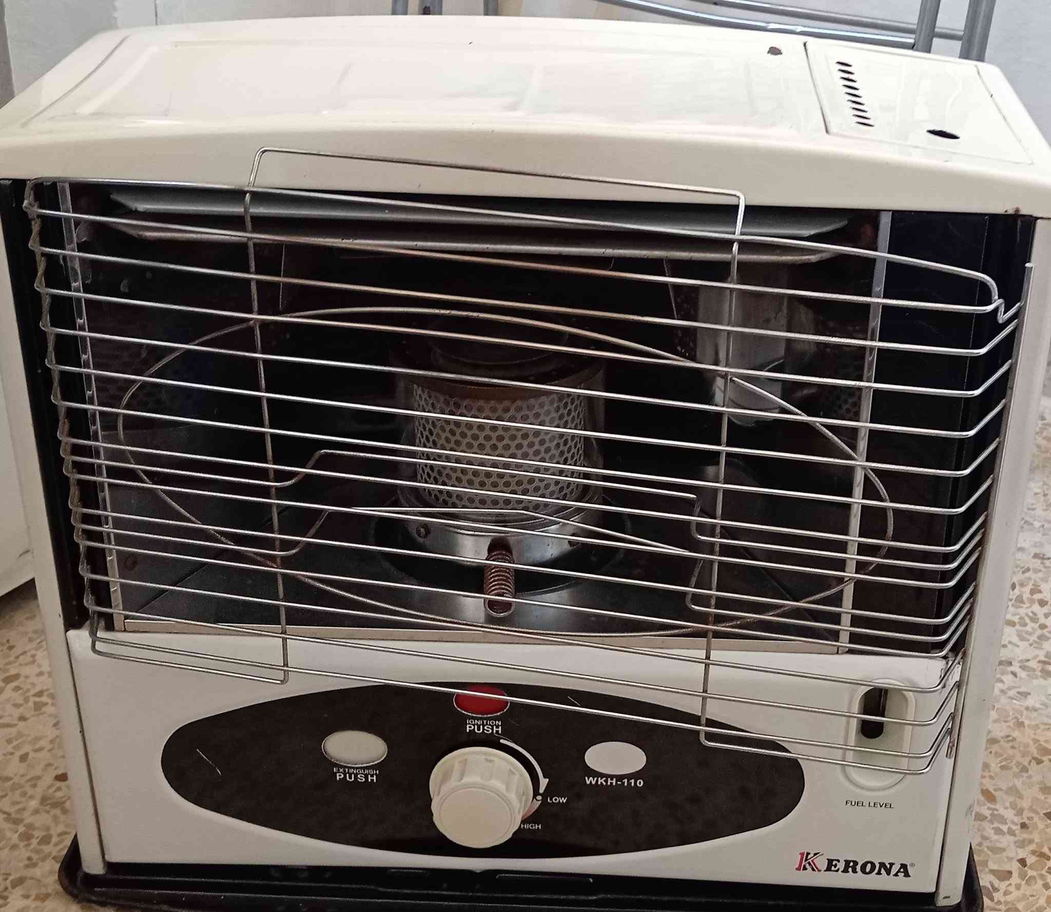 صوبا كيرونا ياباني للبيع النظافة مثل ما موضح بالصور جدا نظيفة  السعر 100 و بيها مجال
للتواصل مراسلتي او الاتصال ***********

نص مكتوب في الصور:
- Ultra Camera