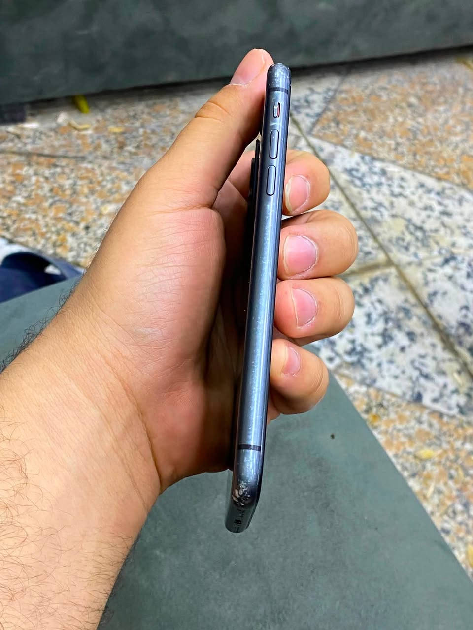 سلام عليكم آيفون ١١عادي الجهاز نضيف كلشي شغال بي فيس إيدي شغال مستبدل شاشه وبطاريه اصليات ذاكره 64 مكاني بغداد راشديه سعره 190 رقمي ***********
