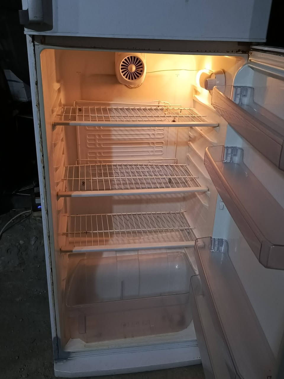 الهم صلي على محمد ثلاجه   ثلج ❄️ ❄️ ❄️ ❄️ ❄️ كبير حجم سعر 145الف مكان بابل القاسم هاشميه يوجد توصيل ***********
