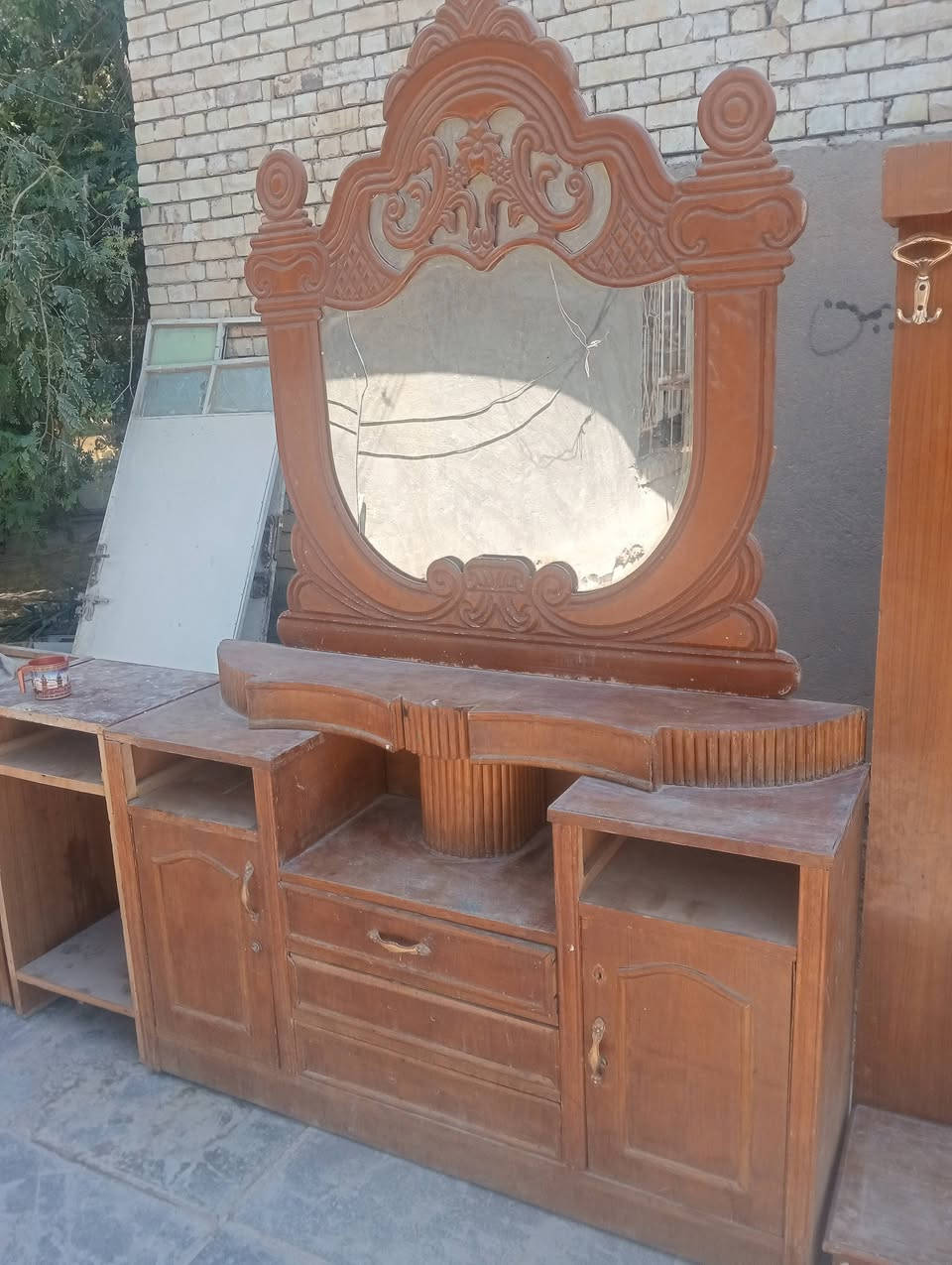 سلام عليكم جمعه مباركة عليكم أن شاء الله اخوان عندي ميز تواليت عوزه جرارات سعر 10 زاويه عدد 2الوحده 5000الف كلهن ب20الف المكان بغداد فلكت حي نصر تواصل عل وتساب ***********
