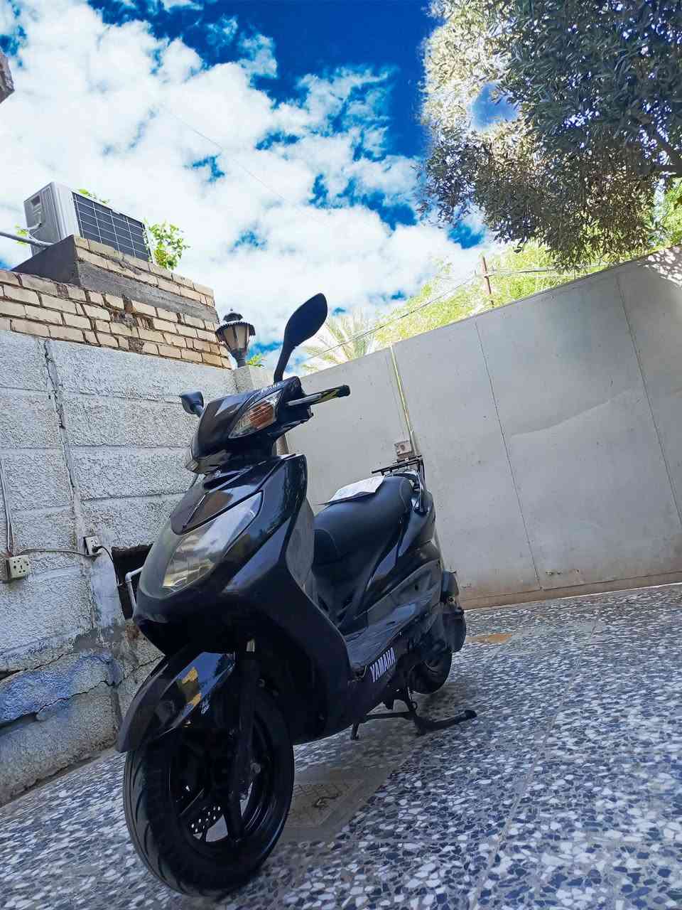 دراجة سكنس فحل نوزل نكرة سلف وهندر بكل وقت اوراق كاملة كهربائيات كلها شغالة كفراتها بلادية محرك بلادي ما مفتوح مكفول لا نضوح ولا تبخير قفل جنطة واستيرن سعرها 750 مكاني الشعلة ***********
