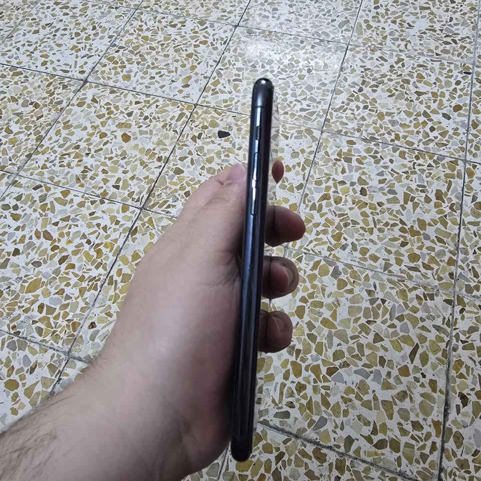 السلام عليكم 
ايفون 11 pro max
ذاكرة 256
امريكي
بطارية74
نضافة 100%
مامبدل بي شي ولا مفتوح الجهاز 
كورتونه موجودة 
السعر 375 الف
*********** واتساب
بغداد/ الغزالية
