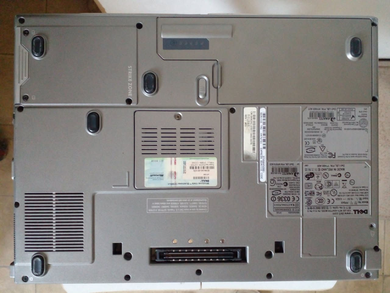 لابتوب DELL D830 شغالة بشكل جيد
معالج      core 2 duo
هارد         250G HDD
رام            2G DDR2
حجم الشاشة        15.6
بطاارية تشغيل  اكثر من ساعة مع شاحنة
سعر   65 الف بغداد  ***********

