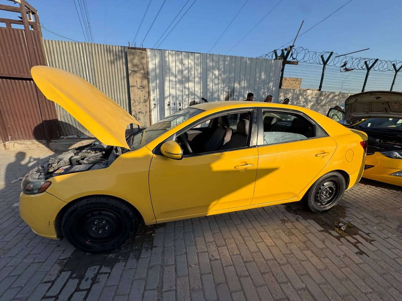 سلام عليكم
سيارة فورتي موديل 12 مكينة 2000دوش سيارة نضيفة  رقم بغداد بأسمي تحويل ثاني يوم تبريد شغال كشنات دوشمه جديد زوج تايرات امامي وارد امريكي ضربة  جاملغ امامي مبدل سونار ويه الصور مكاني الزعفرانية السعر 80 رقمي *********** متواجد خط وواتساب فقط
