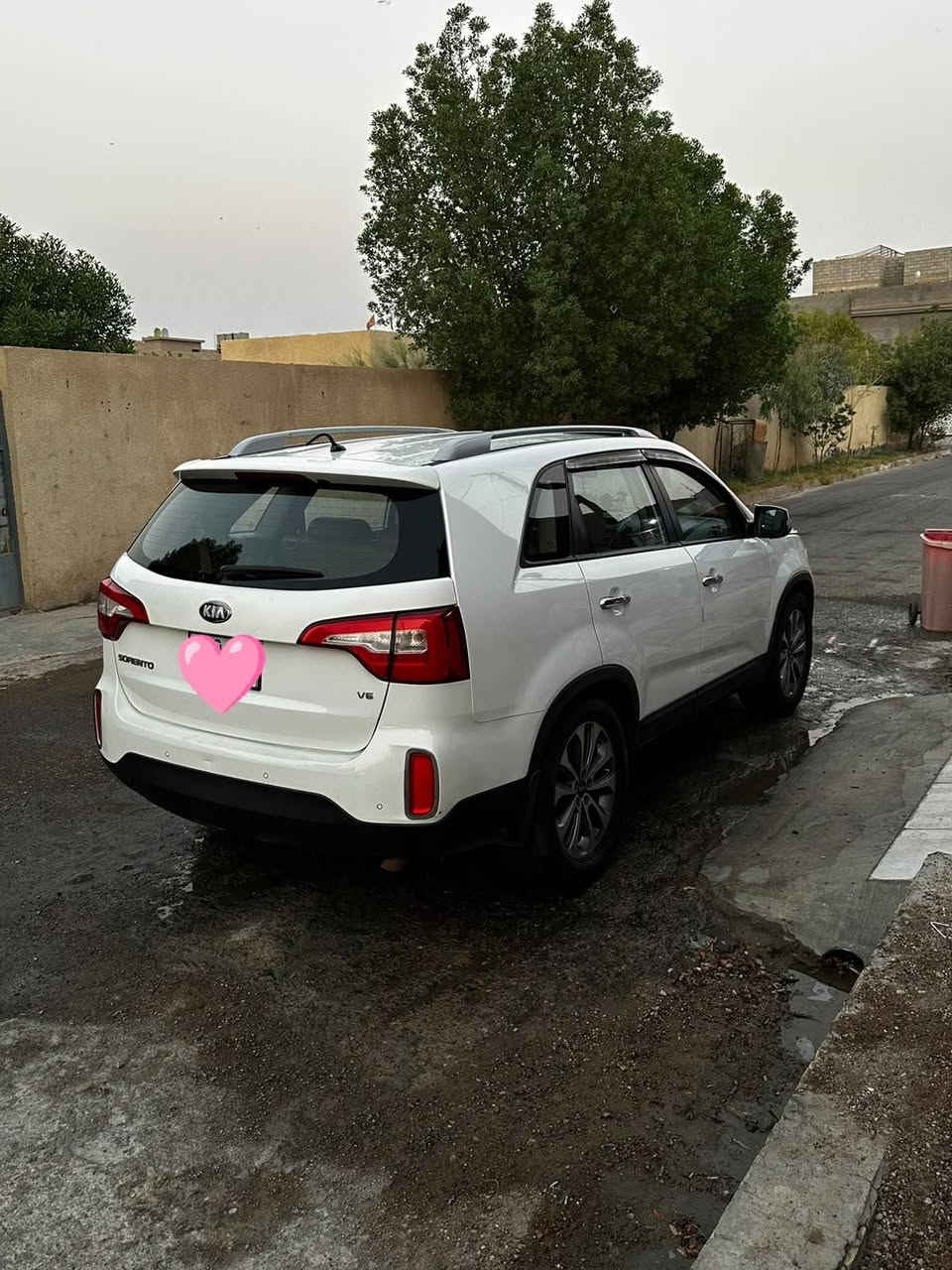 السلام عليكم سورنتو ١٥ خليجي مكفولة كفالة عامة ستة سلندر سبعة راكب ثلاثة قطع تبريد حساسات تحكم ستيرن تخم تاير جديد صار أسبوع شادهن باتري جديد للاستفسار الاتصال ***********
