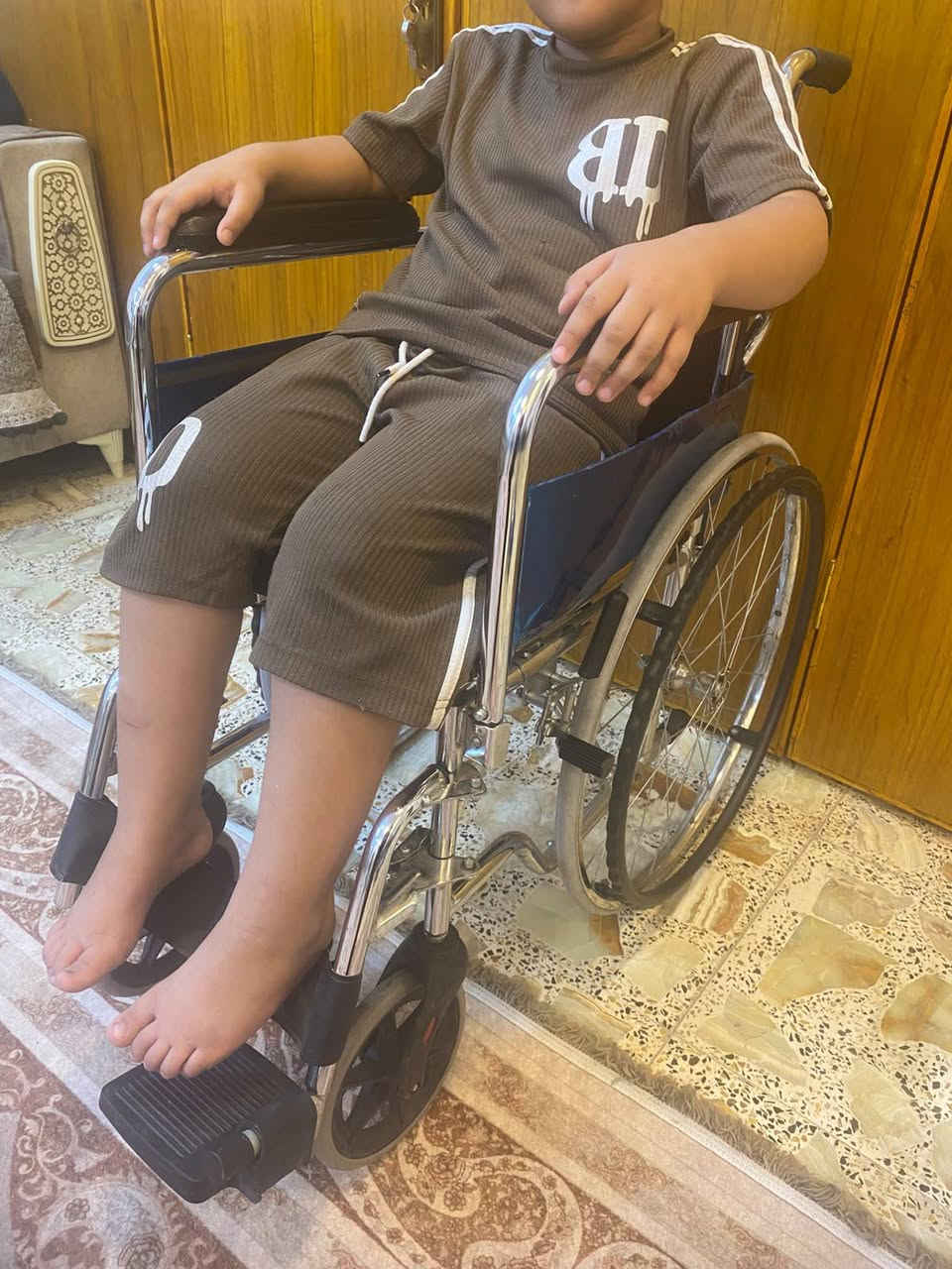 كرسي حمام مع حجله للبيع
